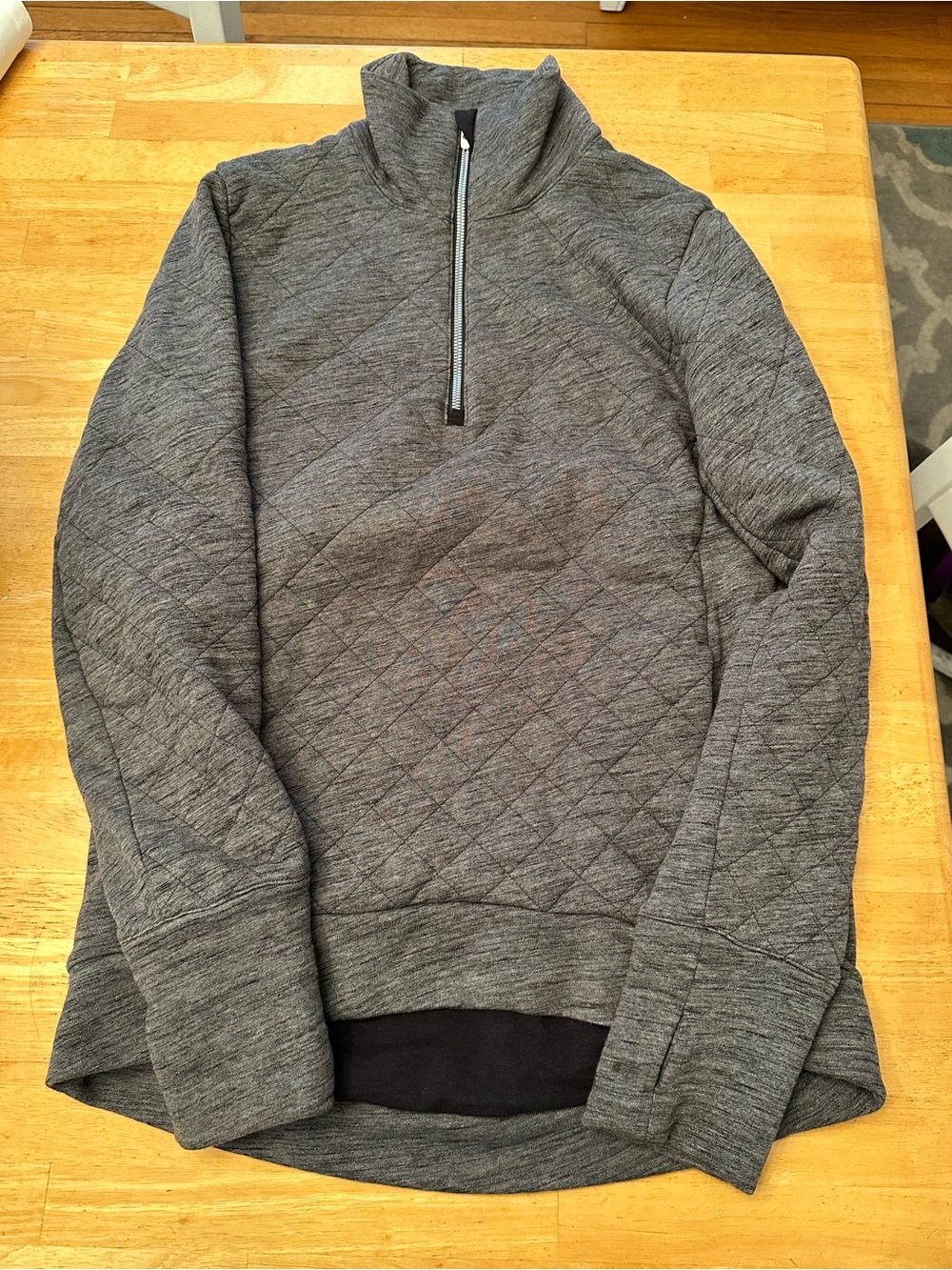 Lululemon quilted sweatshirt size 4